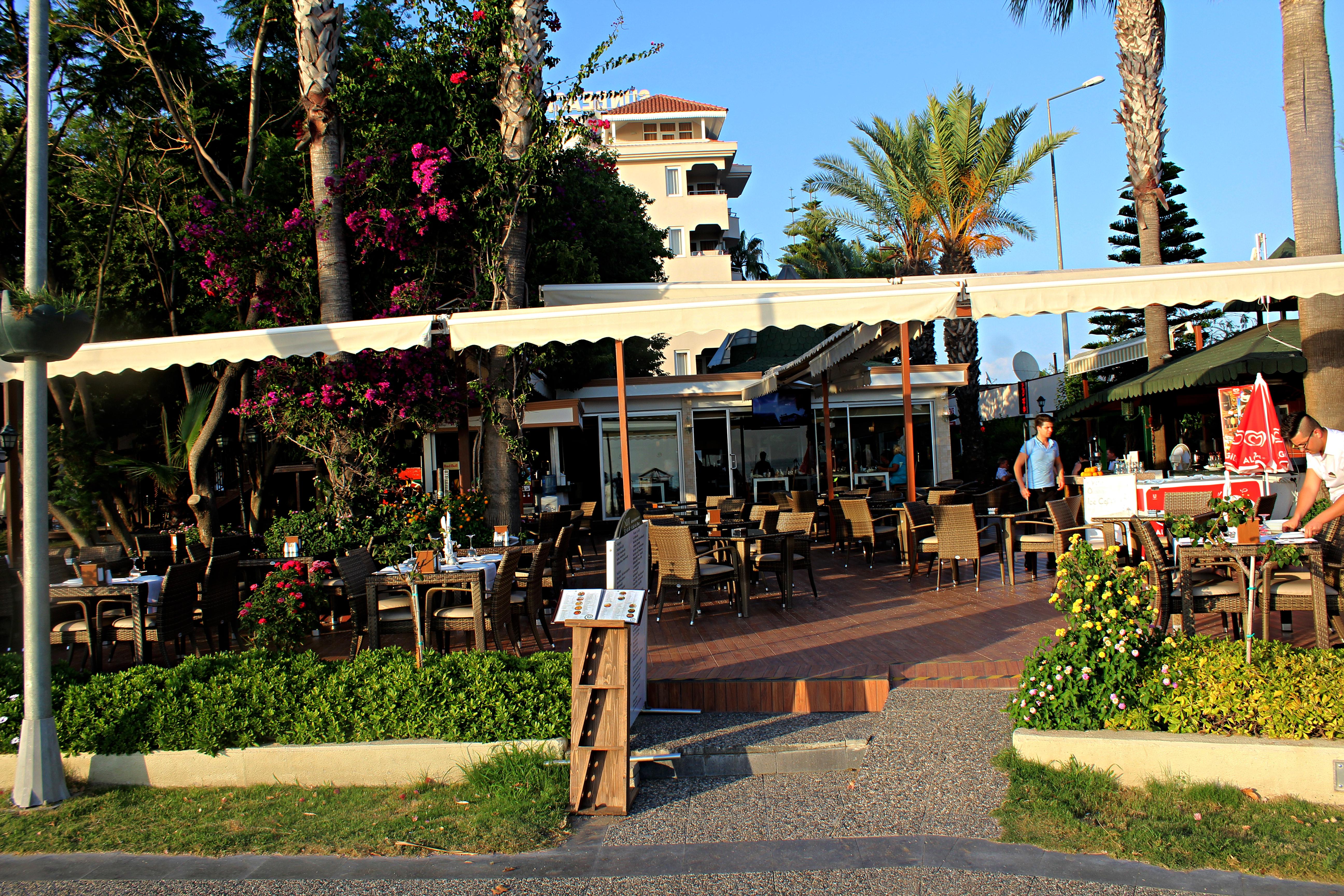 Sun Beach Hotel Side Exterior foto
